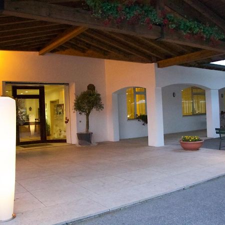 Hotel Stella Alpina Spiazzi Di Caprino Exterior photo